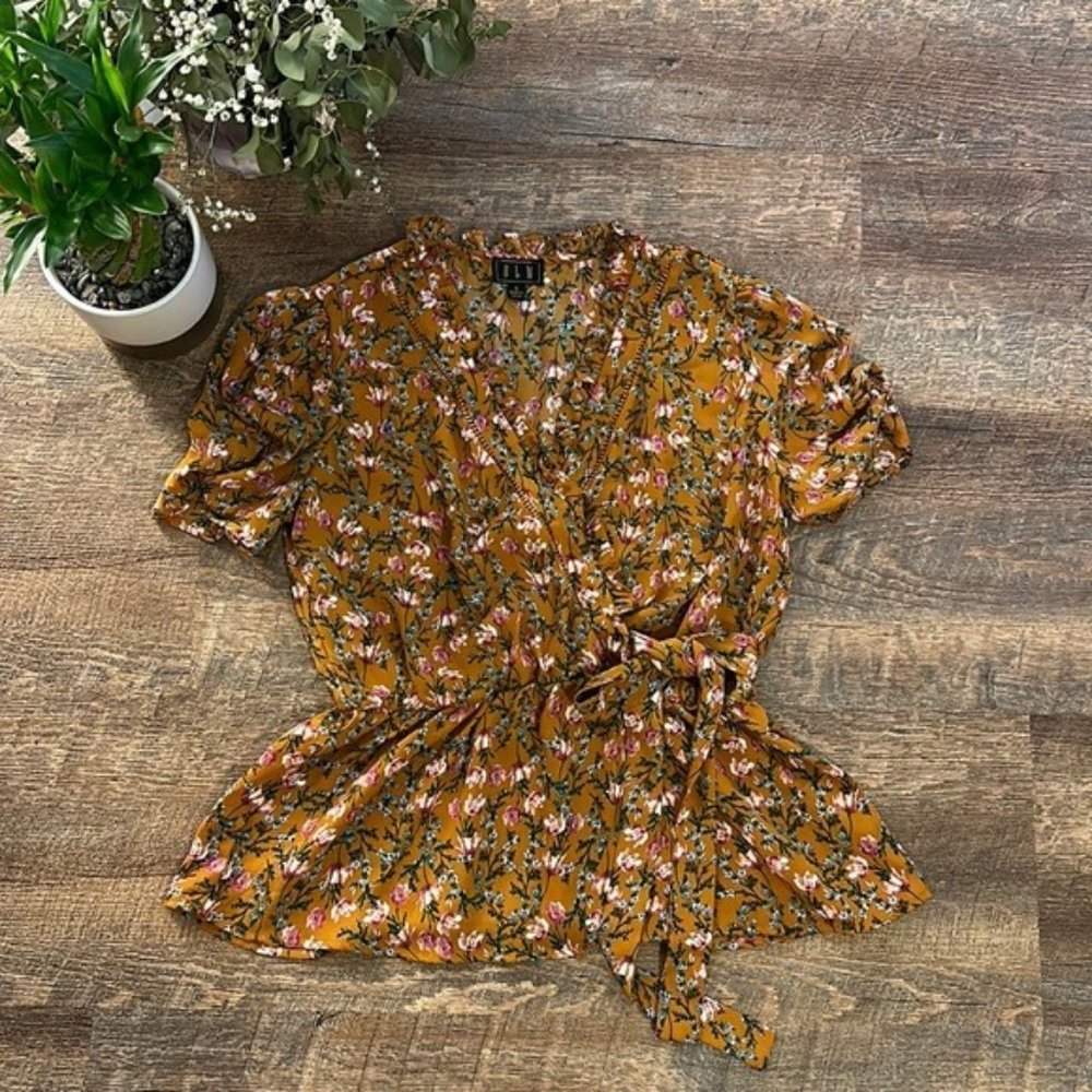FLORAL BOHO FAUX WRAP BLOUSE || SIZE S || BRAND OLM